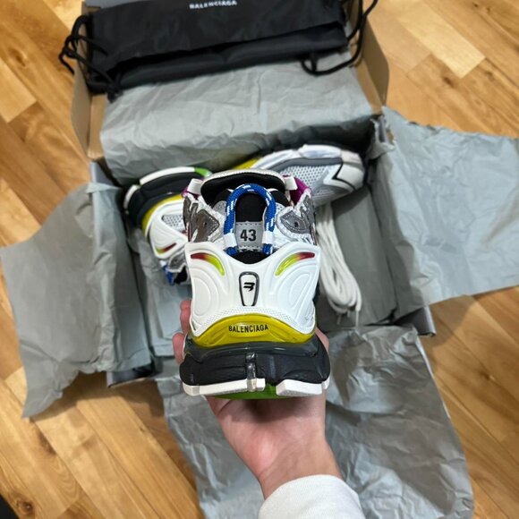 Balenciaga Runner - Picture 5 of 6